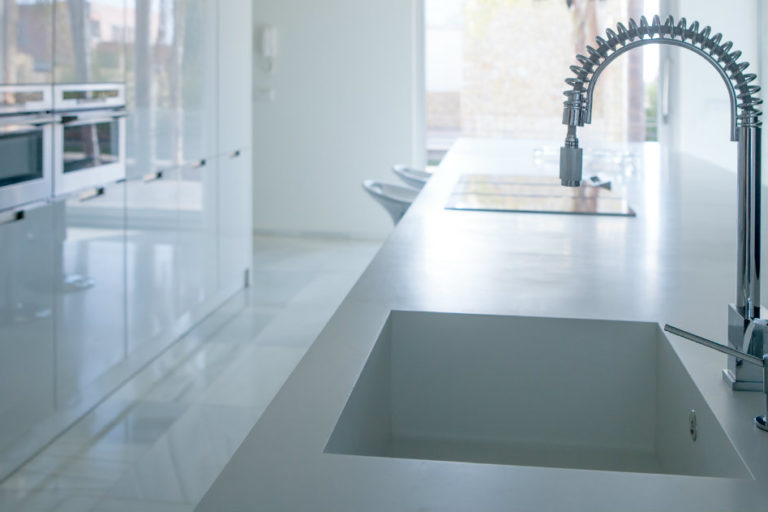 lavello integrato con il top